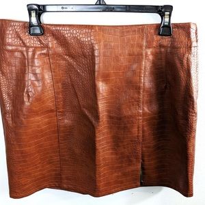 NWT Skies Are Blue Vegan Leather Mini Skirt Size Large. Tawny Brown Color.